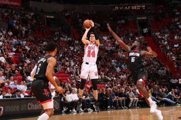 实力不容小觑！劳森22+9助黎巴嫩力克埃及取四连胜 获贝鲁特热身赛冠军