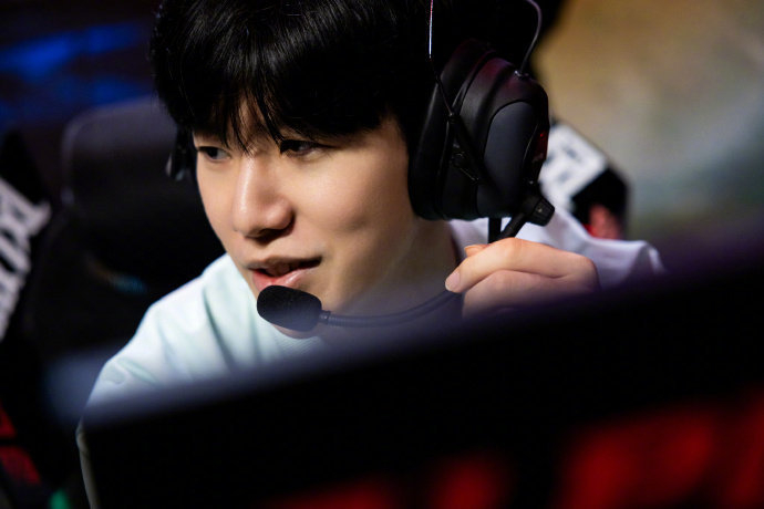 与字母哥之 与字母哥之